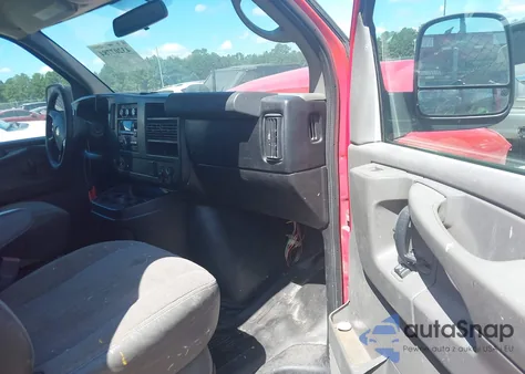 2015 Chevrolet Express 2500 Work Van z USA, uszkodzony, nr VIN 1GCWGFCF1F1124242